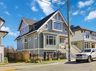 1915 Fernwood Rd #1, Victoria, BC V8T 2Y6