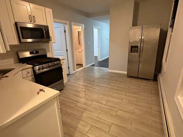 458 Livingston St #1 — Photo 8