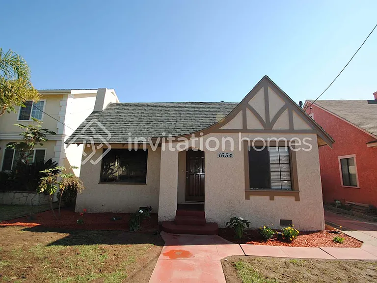 1654 N Marine Ave — Photo 1
