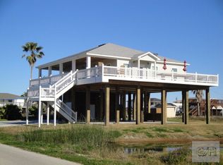 926 Meynig Dr, Crystal Beach, TX 77650