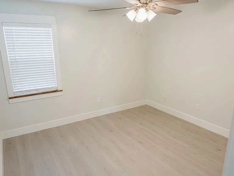 1123 White Oak Dr — Photo 7