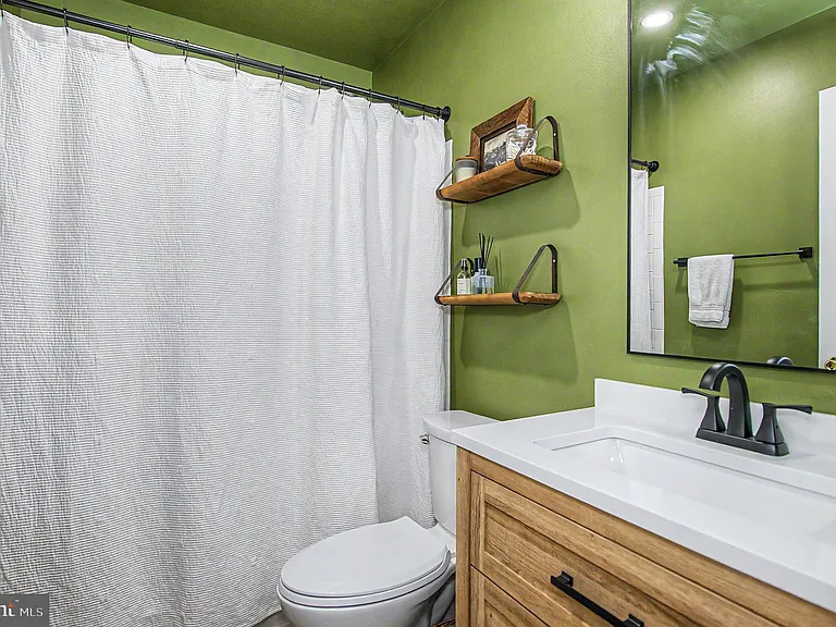 510 Lilac Ter NE — Photo 28