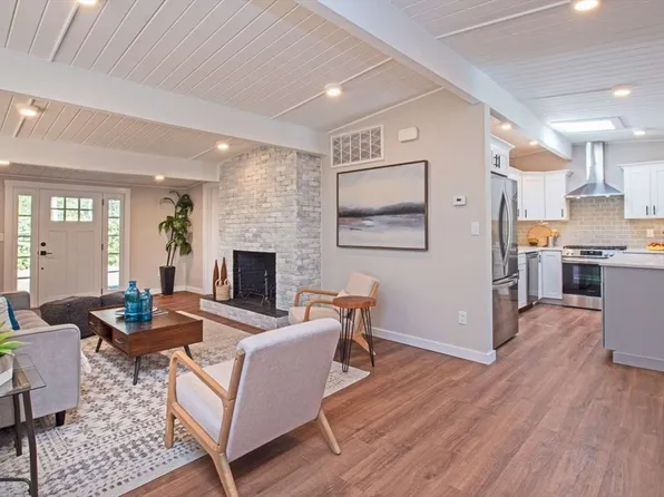 160 Oxbow Rd, Wayland, MA 01778