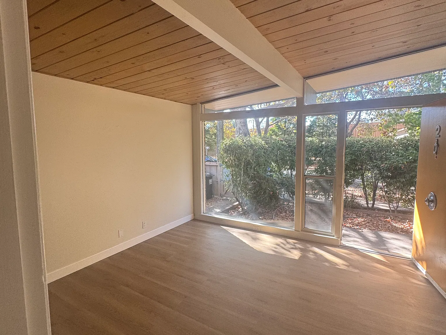 1 bed, 675 sqft, $2,555 — Photo 3