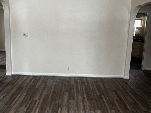 3rd image of 205 Cleveland Dr #1