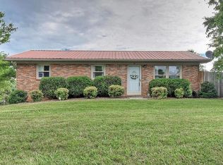 102 Meadow View Ct, Jonesborough, TN 37659