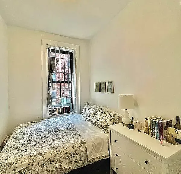 433 E 80th St #5 — Photo 2