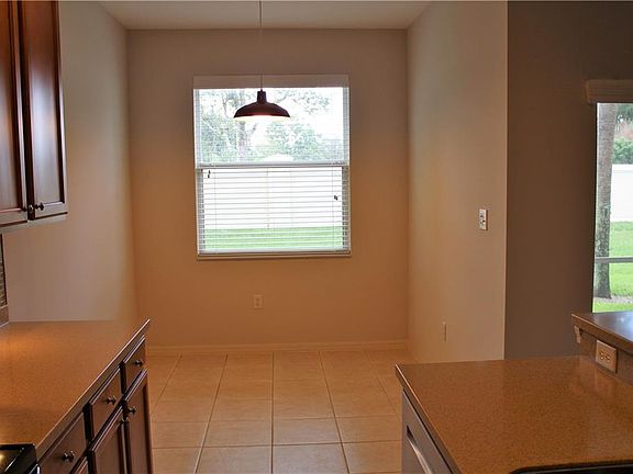 5th image of 3483 Parkridge Cir #17-105
