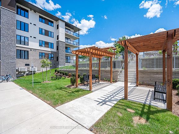2nd image of 104 Summit Ridge Dr #102