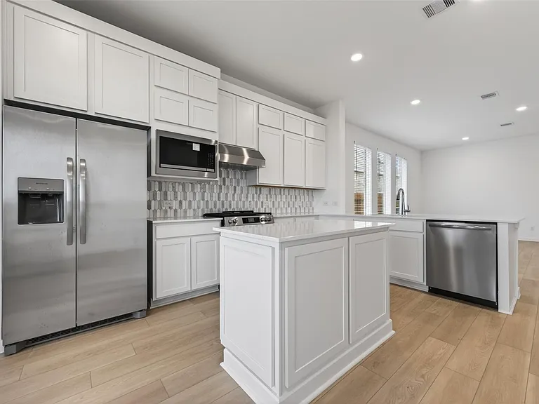 16315 Mesquite Field Dr — Photo 3