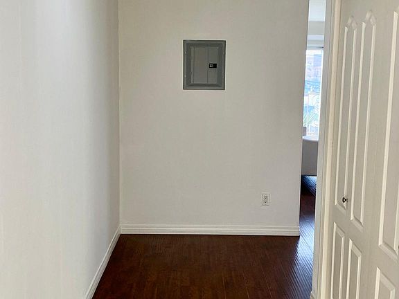 For Rent: $3,250 (2 beds, 2.5 baths, 1,170 Square Feet)