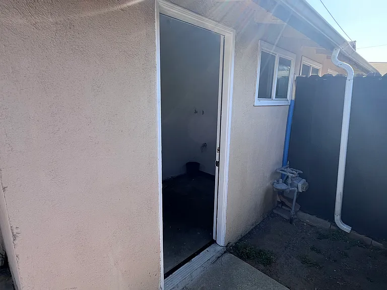 1829 Aileron Ave — Photo 18