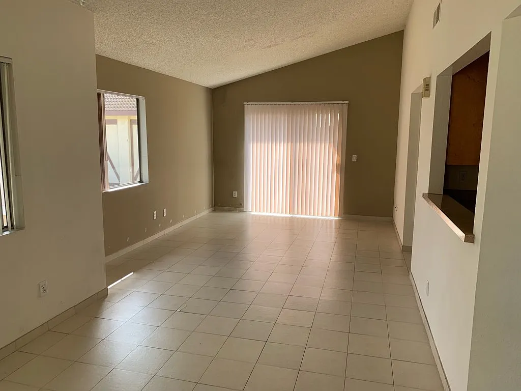 2 bed, 775 sqft, $2,350 — Photo 2