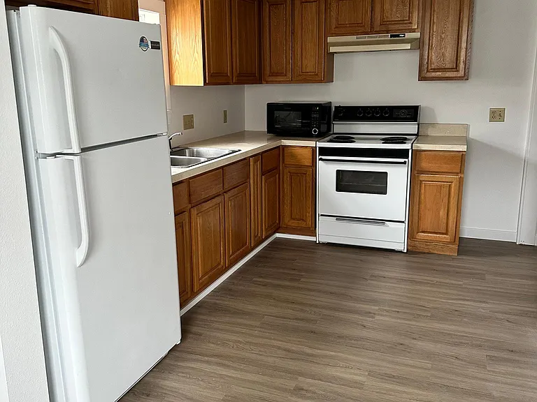 410 W 31st St — Photo 3