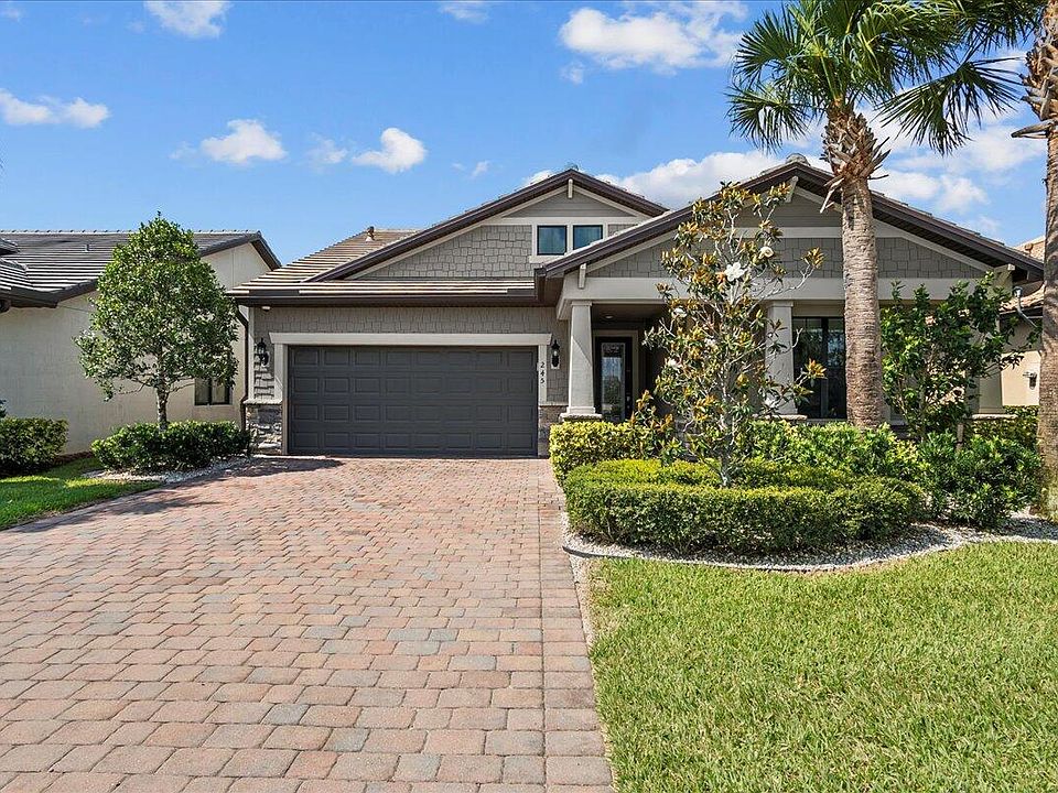 1st image of 245 SE Longview Drive