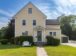 5 Newfield St, North Chelmsford, MA 01863