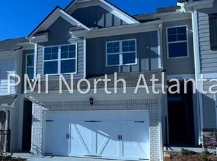 6642 Corryton St, Flowery Branch, GA 30542
