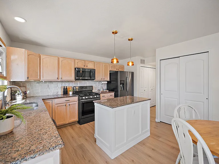 7323 Willowdale Dr — Photo 12