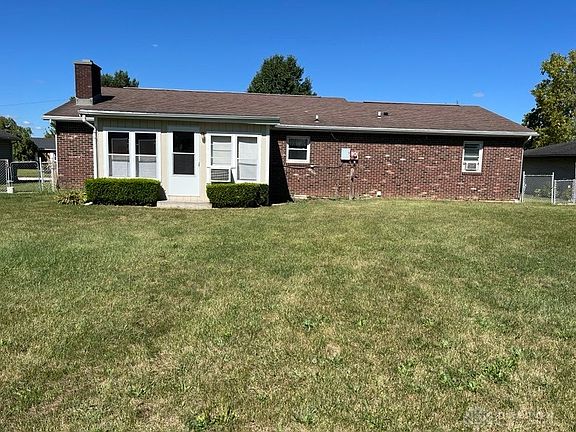 3rd image of 706 Lynwood Ct