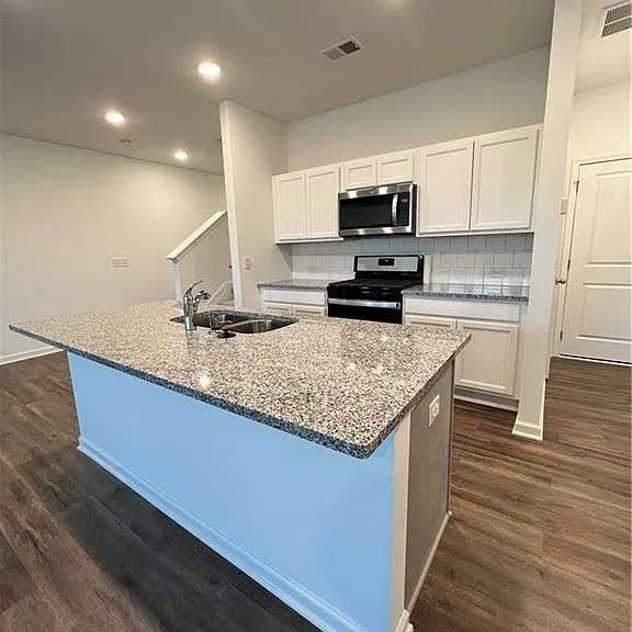 6075 Handley Dr — Photo 8