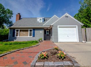 W158N8715 Harrison Ave, Menomonee Falls, WI 53051