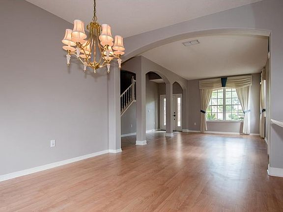 4th image of 13813 Magnolia Glen Cir