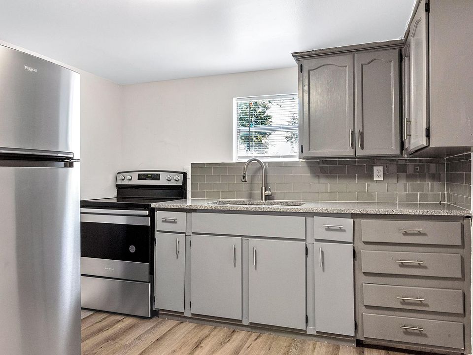 1st image of 107 E 11th St #206