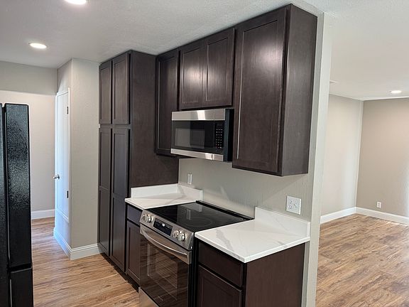 5th image of 152 Santana Dr