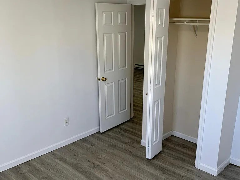 404 Railroad Ave — Photo 9