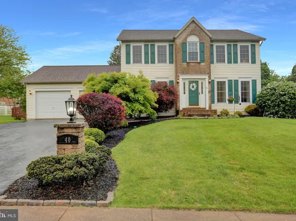 40 Heather Dr, Stewartstown, PA 17363