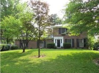 615 Cochran Hill Rd, Louisville, KY 40206