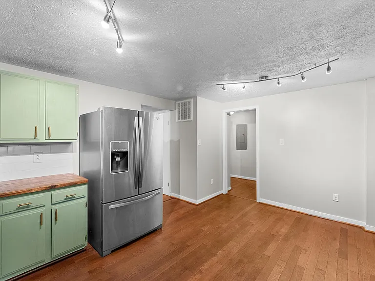 3513 Castlebury Dr — Photo 14