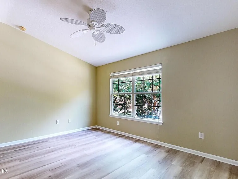 5881 Moonstone Ct — Photo 12