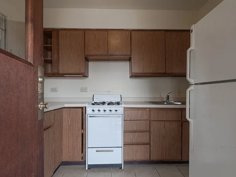 148-150 E Gorham St — Photo 5