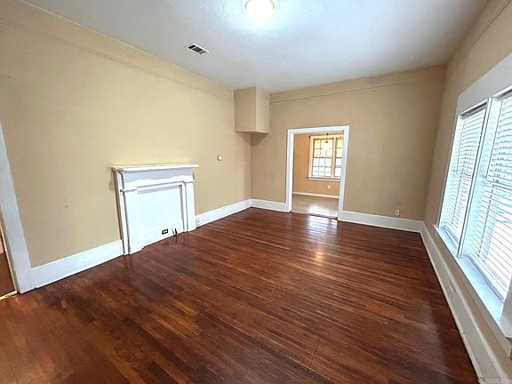 5th image of 2918 W 15th St