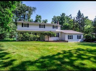 6 Morningside Dr, Ballston Lake, NY 12019