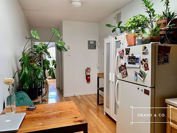 3rd image of 140 Richardson St APT 3L