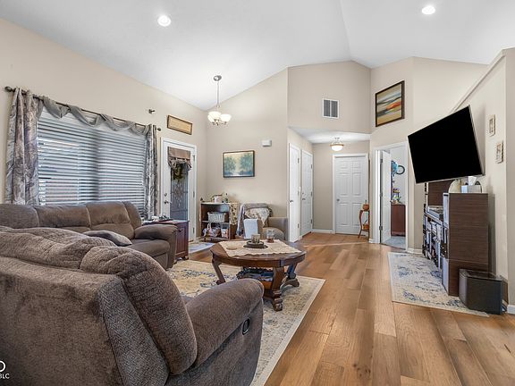 4th image of 4620 Ashwood Dr