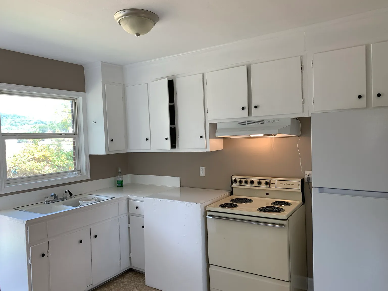 2 bed, 539 sqft, $975 — Photo 2