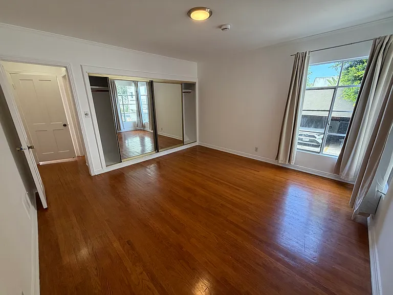 633 Midvale Ave #3 — Photo 7