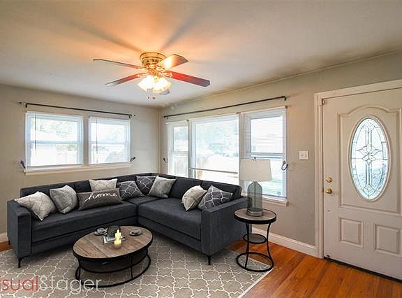 5th image of 2701 Sunset Dr