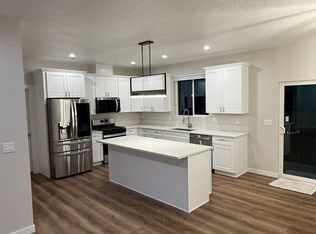 219 S 10th St, Creswell, OR