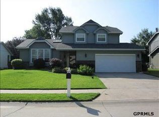623 N 152nd Cir, Omaha, NE 68154