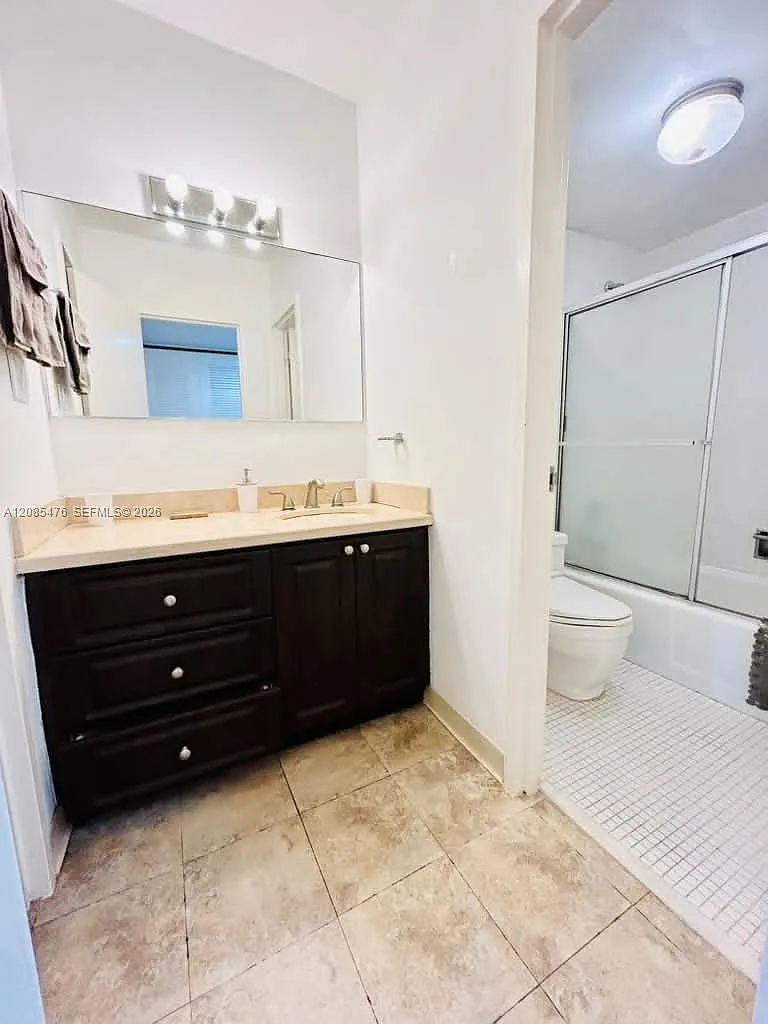 The Decoplage Condo — Photo 4