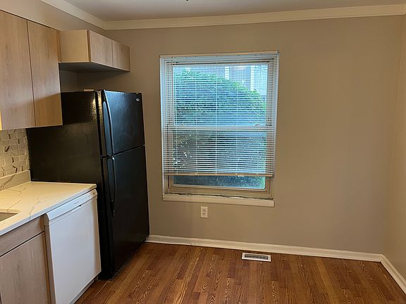 4th image of 8127 Clay Ct