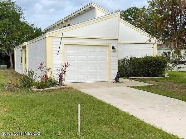 136 Woodside Dr, Melbourne, FL 32940