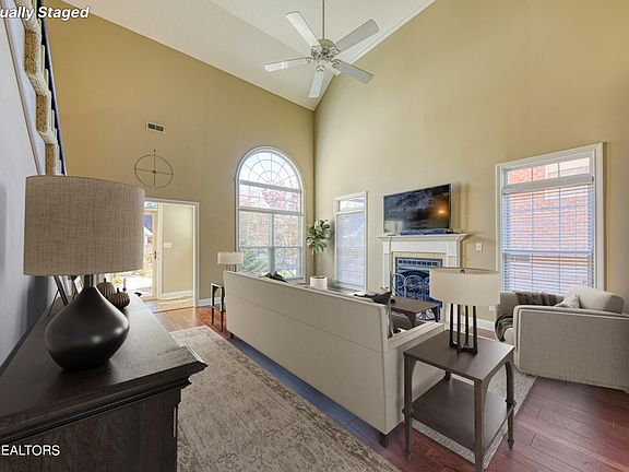 2nd image of 1017 Cragfont Way
