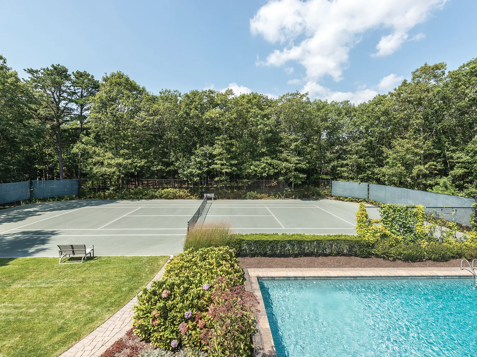 Quogue Village - Pool and Tennis — Photo 3