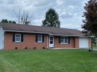 1153 Redwood Dr, Waynesboro, PA