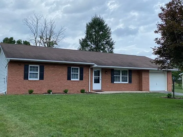 1153 Redwood Dr photo 1